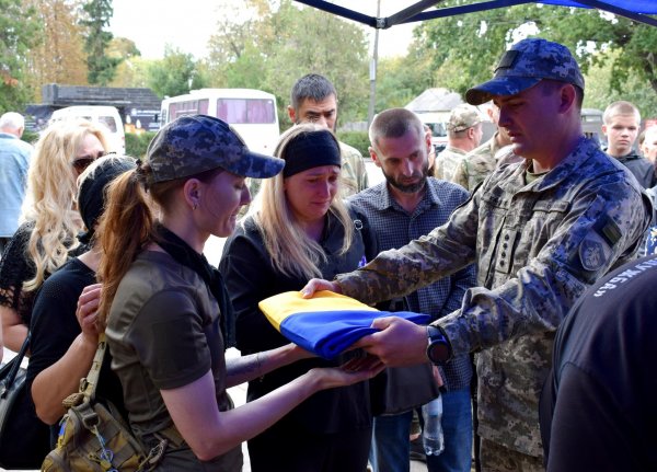 У Кропивницькому попрощалися з військовими Максимом Петріді та Олександром Хижевським