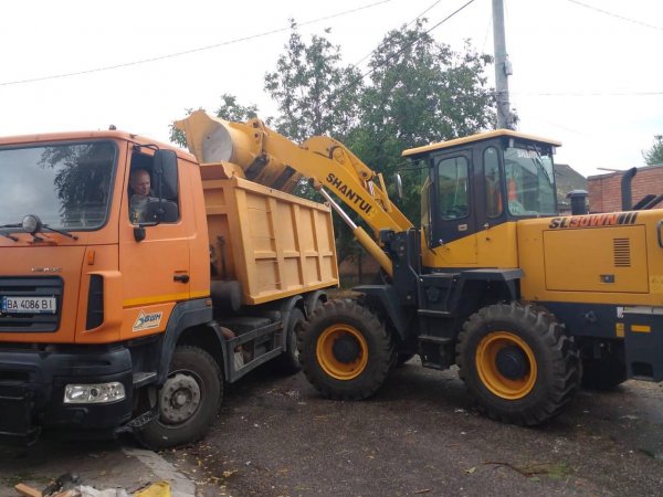 Через падіння російського дрона у Кропивницькому пошкоджені дахи у шести будинках, а 66 вікон треба замінити