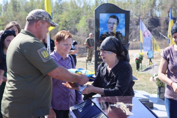 У Світловодській громаді попрощалися з двома військовими, які загинули на війні