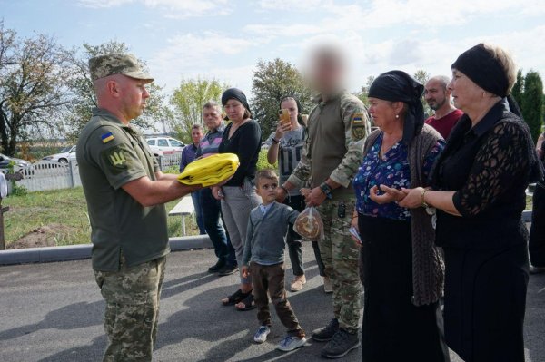 У громаді на Кіровоградщині попрощалися з військовслужбовцем Богданом Ляховським