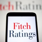 Смартфон з Fitch Ratings