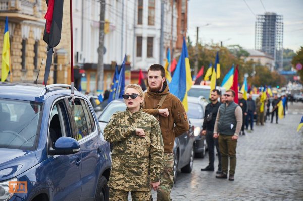 У центрі Кропивницького попрощалися з 27-річним молодшим сержантом Олексієм Назарчуком (ФОТОРЕПОРТАЖ)