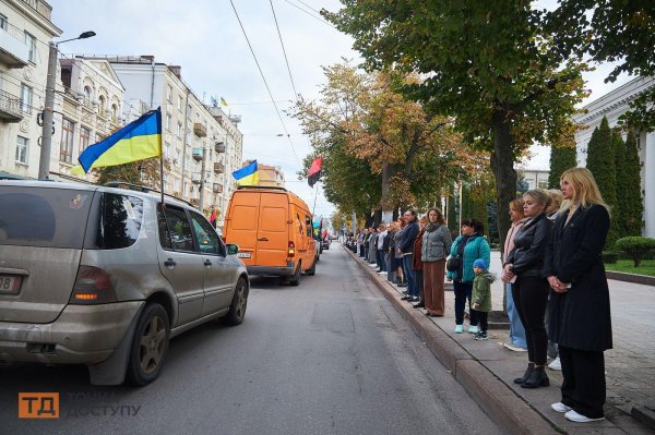 У центрі Кропивницького попрощалися з 27-річним молодшим сержантом Олексієм Назарчуком (ФОТОРЕПОРТАЖ)