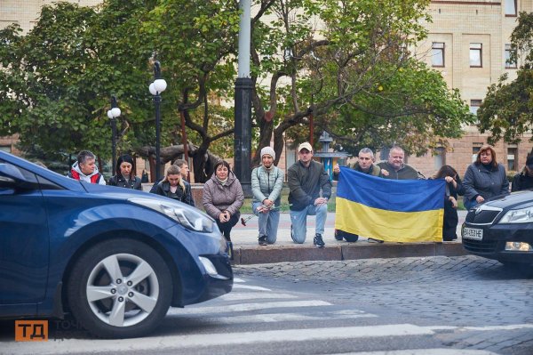 У центрі Кропивницького попрощалися з 27-річним молодшим сержантом Олексієм Назарчуком (ФОТОРЕПОРТАЖ)