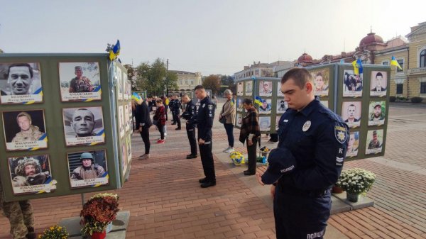 У Кропивницькому в День захисників і захисниць України нагородили військовослужбовців. Відзнаки вручили також рідним загиблих бійців