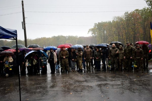 Дві громади на Кіровоградщині попрощалися з військовими