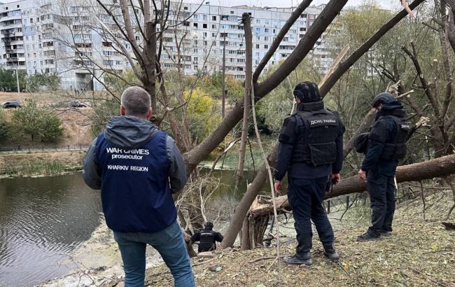 правоохоронці обстежили місце обстрілу Харкова