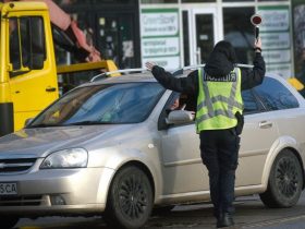 поліція пояснила, як розшифровувати сигнали регулювальника