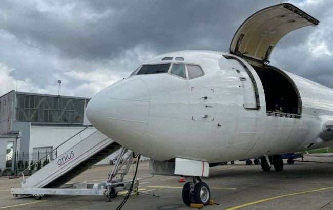 літак Boeing 737−300 Cargo