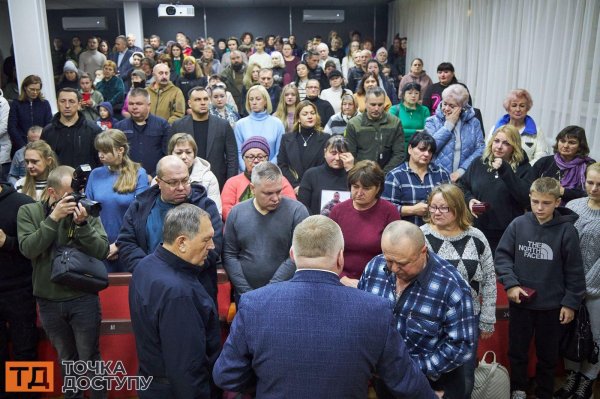 Державні нагороди вручили рідним загиблих військових у Кропивницькому