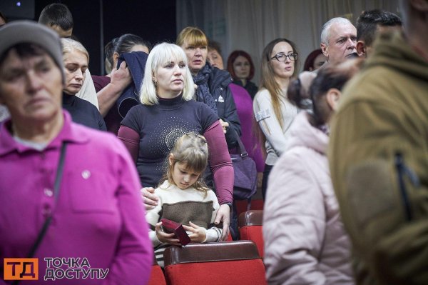 Державні нагороди вручили рідним загиблих військових у Кропивницькому