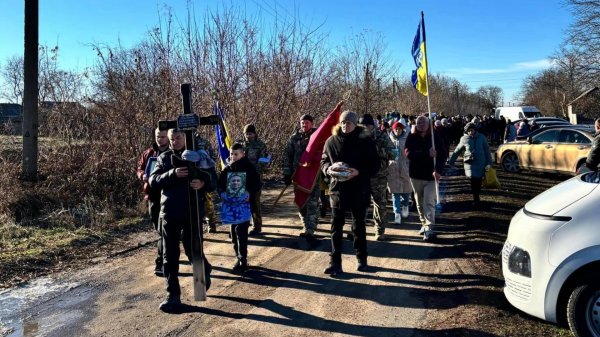 Загинув на Харківщині: у громаді на Кіровоградщині попрощалися із загиблим захисником