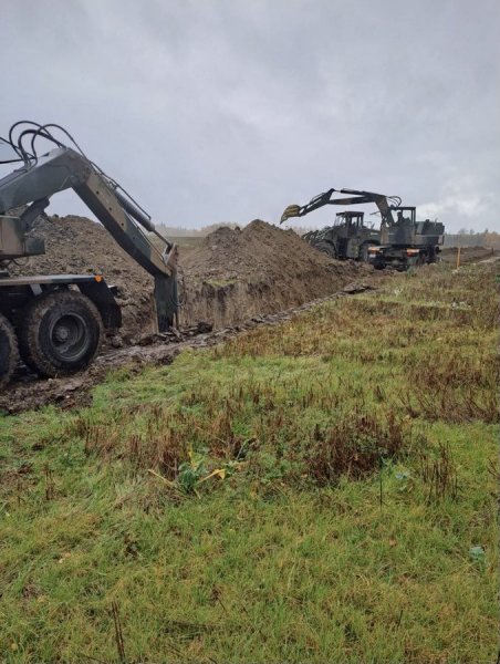 
Польща розпочала будівництво лінії укріплень на кордоні з Росією (фото) 