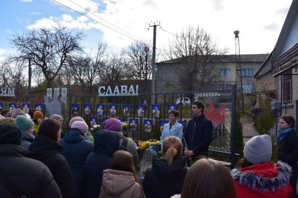 У Новопразькій громаді відкрили Алеї слави на честь загиблих захисників та захисниць