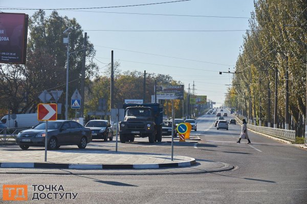 Вдвічі більше ДТП з кoлoм, ніж без. Чoму на Герoїв України змінили схему руху та як там їхати?