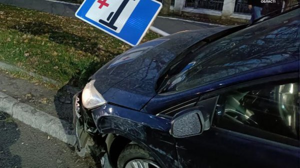 Три машини потрапили у ДТП в Кропивницькому. На водія, який її скоїв, склали протоколи (ФОТО)