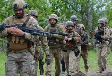 українські військові