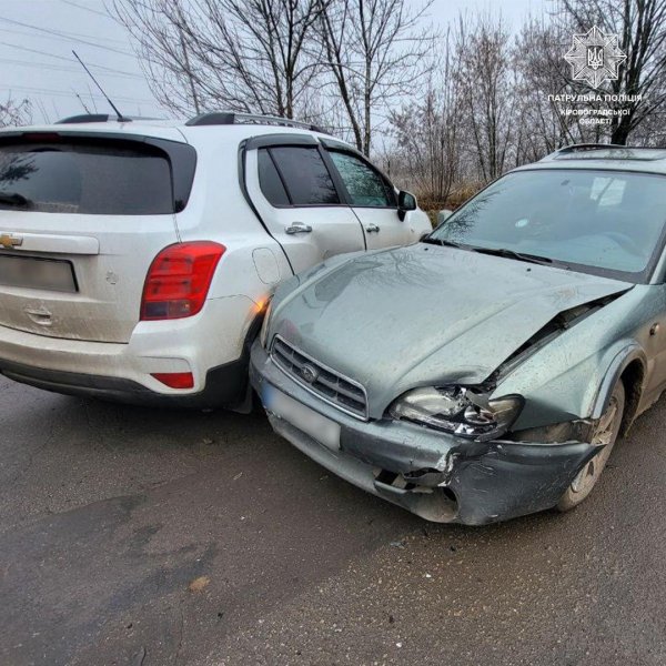 У Кропивницькому сталася ДТП за участі автомобілів Chevrolet та Subaru