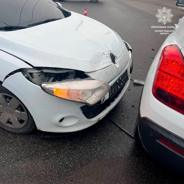 У Кропивницькому 22-річний водій Renault спричинив ДТП (ФОТО)