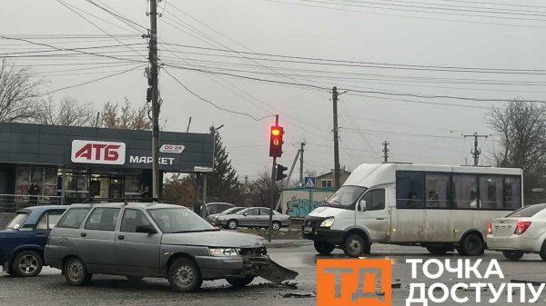 Вранці на Катранівці у Кропивницькому сталася ДТП. У поліції розповіли подробиці