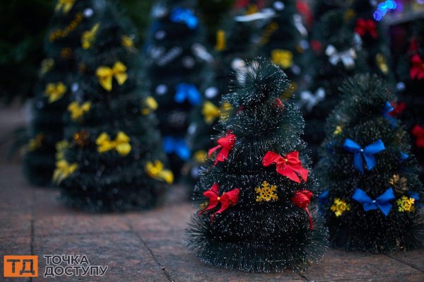 Різдвяний ярмарок працює у Кропивницькому (ФОТО)