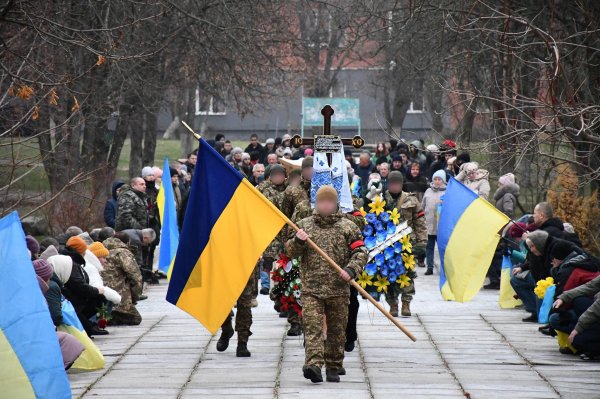 З ветераном російсько-української війни попрощалися у громаді на Кіровоградщині