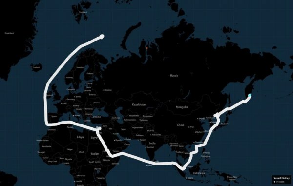 Танкер з підсанкційним російським газом не зміг знайти покупця й повернувся до РФ - Bloomberg