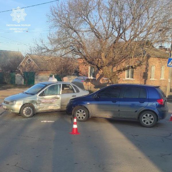 У Кропивницькому на одному з перехресть сталася ДТП за участі навчального авто