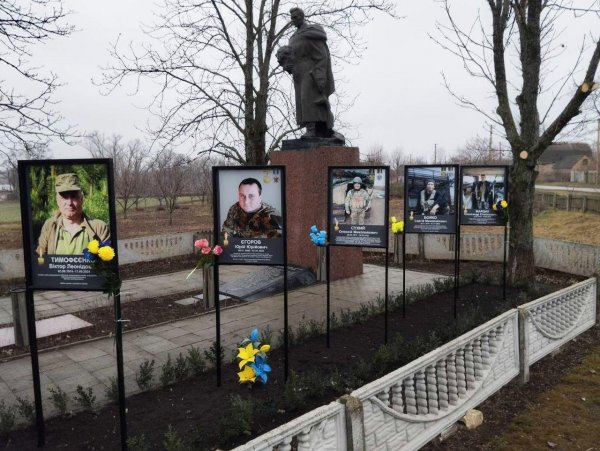 У девʼяти селах на Кіровоградщині відкрили Алеї пам’яті загибилим військовим