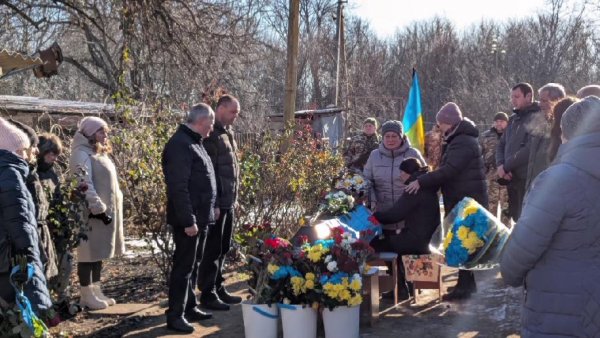 Майже рік вважали зниклим безвісти: у громаді Кіровоградщини попрощались із загиблим військовим