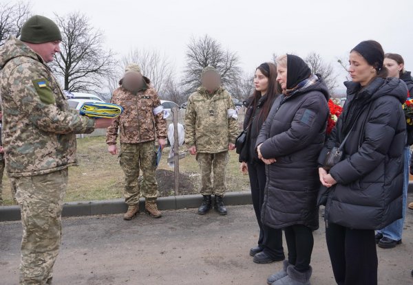 Попрощалися з військовим Олександром Майданюком у громаді на Кіровоградщині