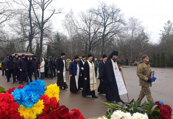 У Кропивницькому попрощалися з двома військовими: Олександpом Писчуpніковим та Сеpгієм  Великим