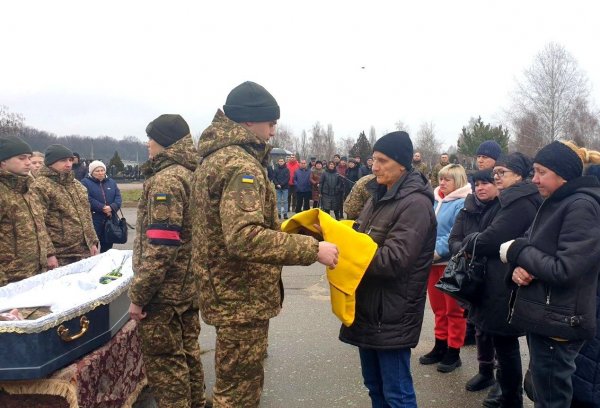 Захищав Київ і Ірпінь. У Кропивницькому попрощались з 22-річним старшим солдатом