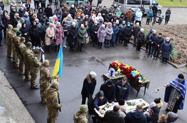 На Кіровоградщині попрощалися з військовим Богданом Федоровим