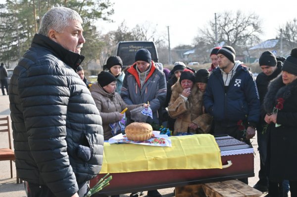 Загинув у Курській області: у громаді на Кіровоградщині попрощались із 35-річним захисником