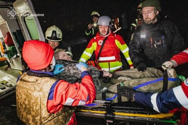 
У Харкові БпЛА влучив у багатоповерхівку: у ДСНС показали наслідки (фото)
