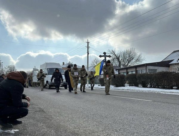 Загинув на Донеччині: у громаді Кіровоградської області попрощались із захисником