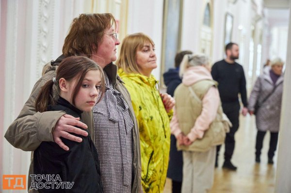 У Кропивницькому відкрили виставку світлин полонених і безвісти зниклих військових та цивільних