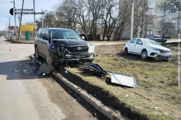 На вулиці Героїв Маріуполя у Кропивницькому сталася ДТП: травми отримав чоловік