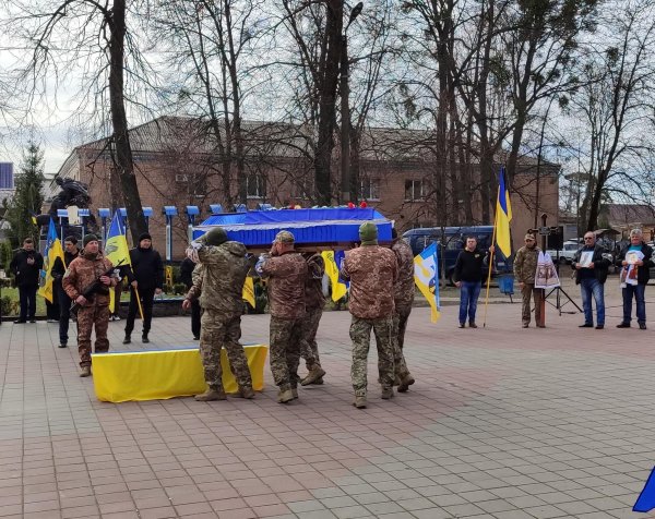 Майже три роки вважався зниклим безвісти: на Кіровоградщині попрощалися з військовим