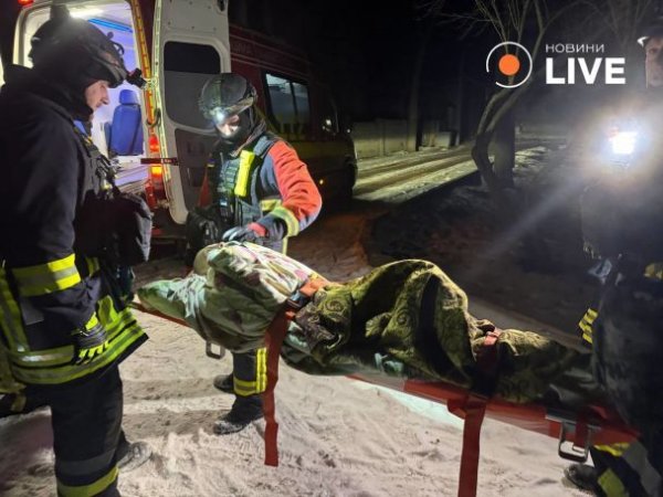 
У Харкові з медзакладу евакуювали понад 60 людей, кількість постраждалих збільшилася (фото)
