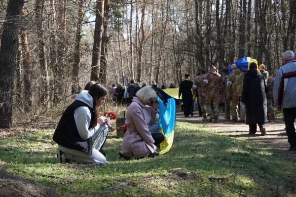 Зі старшим матросом, який загинув на війні, попрощались на Кіровоградщині