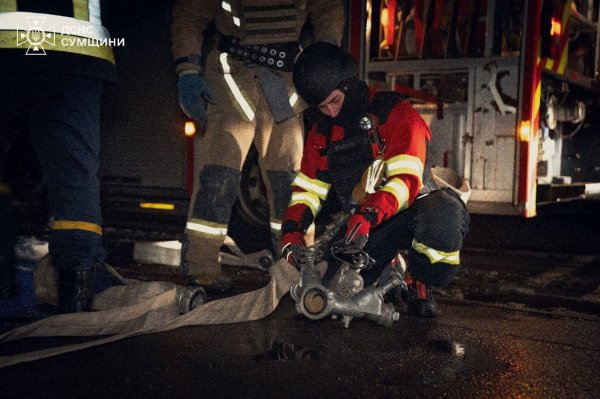 
Росіяни вдарили по медзакладу в Сумах: показали фото наслідків
