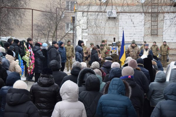 У громаді на Кіровоградщині попрощалися з 30-річним військовослужбовцем