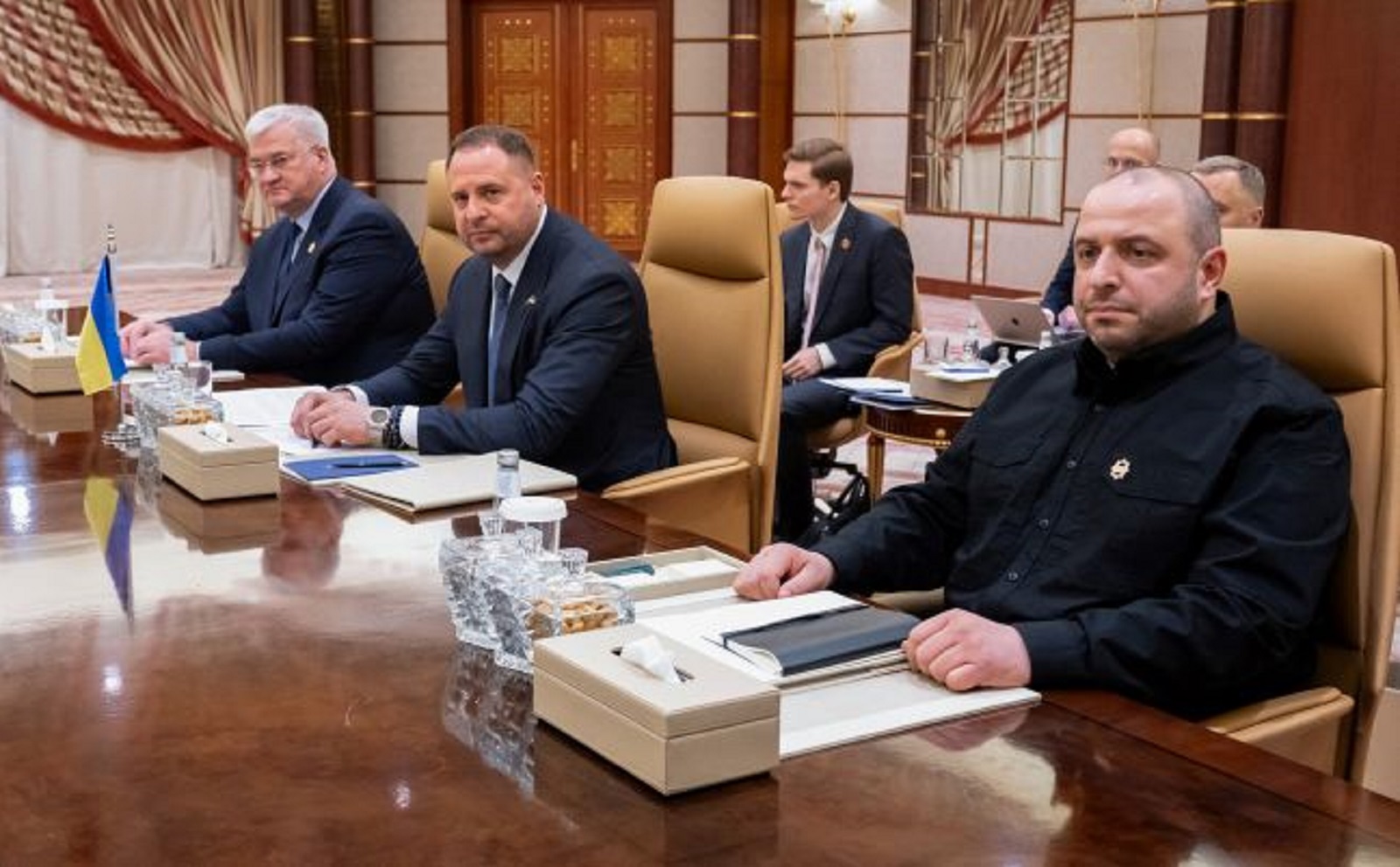 Переговори у Лондоні перенесли через позицію США щодо Криму та лінії фронту. Делегації знизили рівень, а Марко Рубіо скасував візит.