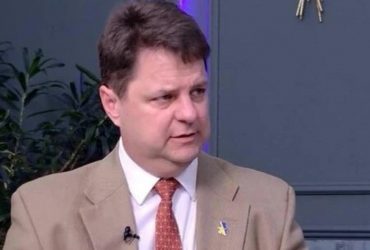 Мобілізація юнаків з 17 років в Україні не передбачається — у МОН наголосили, що чинний мобілізаційний вік становить 25 років і не буде знижений.