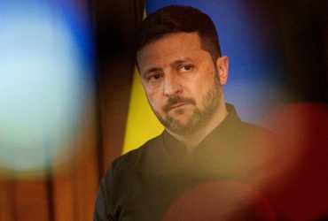 Президент Зеленський заявив, що війна може завершитися в будь-який момент, але наразі ніхто не знає, скільки вона ще триватиме.