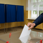 У Польщі 18 травня проходить перший тур президентських виборів. Головна боротьба — між Тшасковським, Навроцьким і Менценом. Ймовірний другий тур.