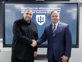 Рустем Умєров та Джо Деантон