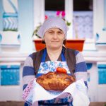 Україна і Молдова мають спільні традиції, свята та кулінарію. Дізнайтесь про їхні культурні схожості, звичаї та гастрономічні особливості в цій докладній статті.